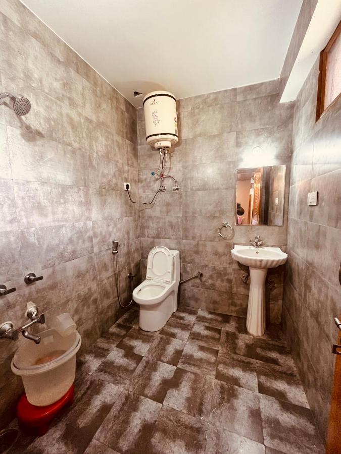 Hotel Hollywood - Top Rated & Most Awarded Property In Manali Exterior photo