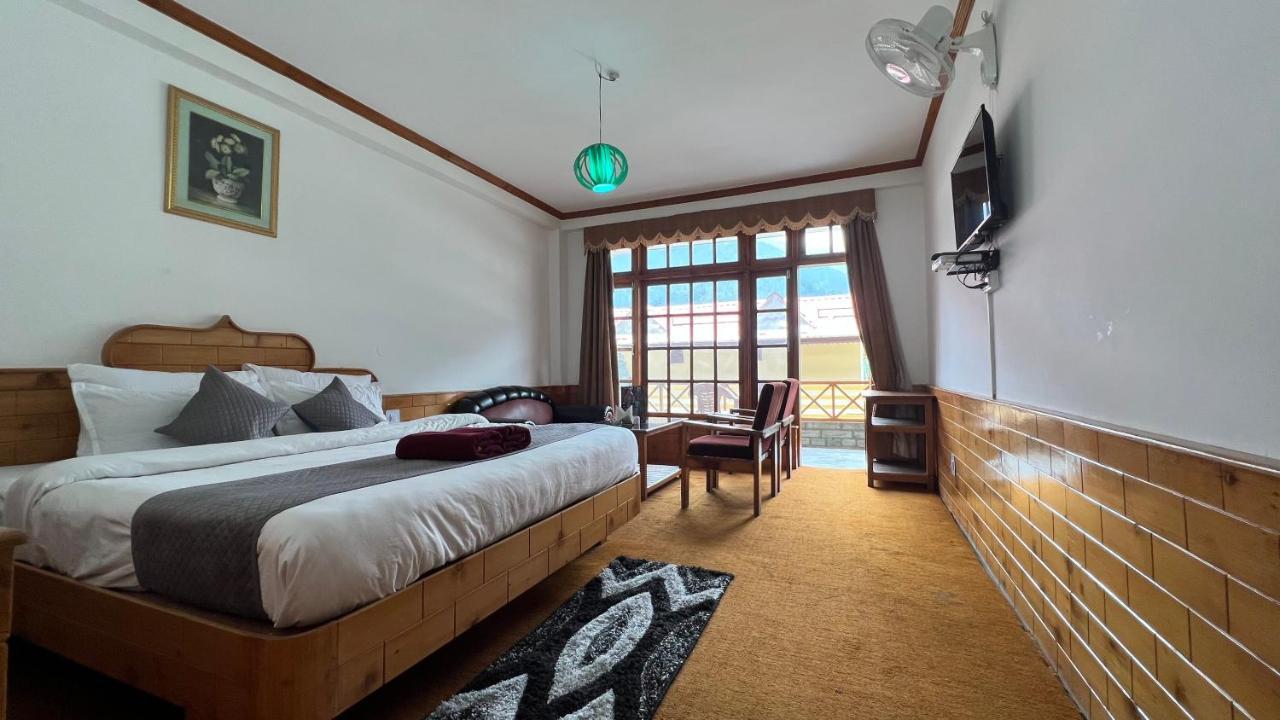 Hotel Hollywood - Top Rated & Most Awarded Property In Manali Exterior photo